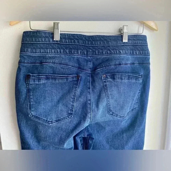 Mac and Me Jeans Bootcut Size 6 Pull On Comfort Waistband Medium Wash Hemmed - Picture 6 of 10